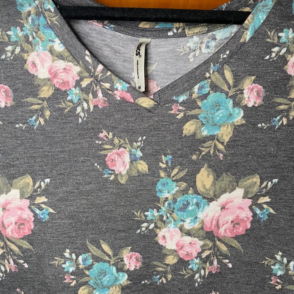 Flower blouse - Picture 2 of 3
